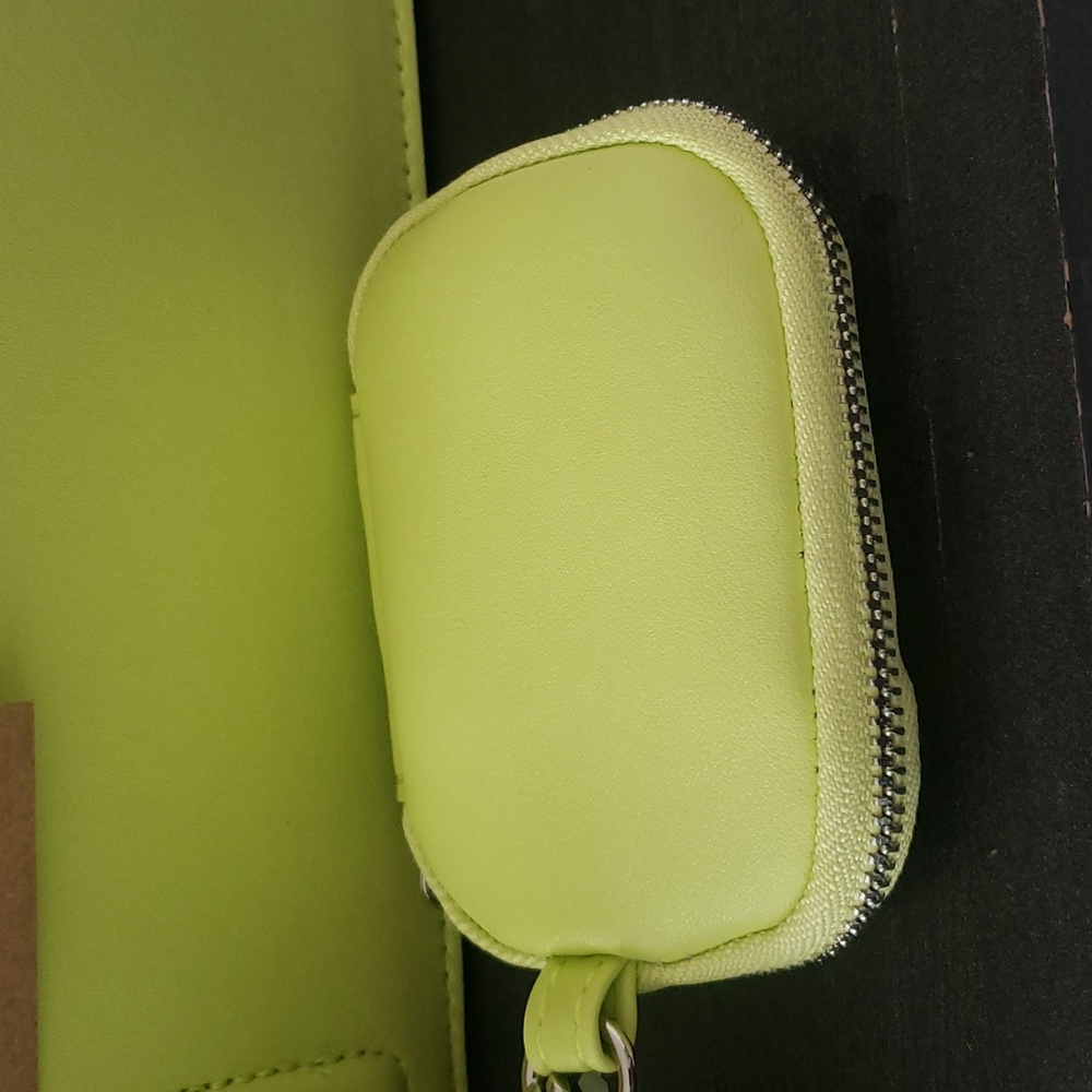 Steve Madden Beverlyn Lemon Bag with Crossbody strap Gift set - Picture 3 of 8